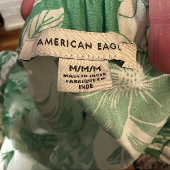 American Eagle Green Tropical Crop Top with Puff Sleeves - Picture 8 of 8